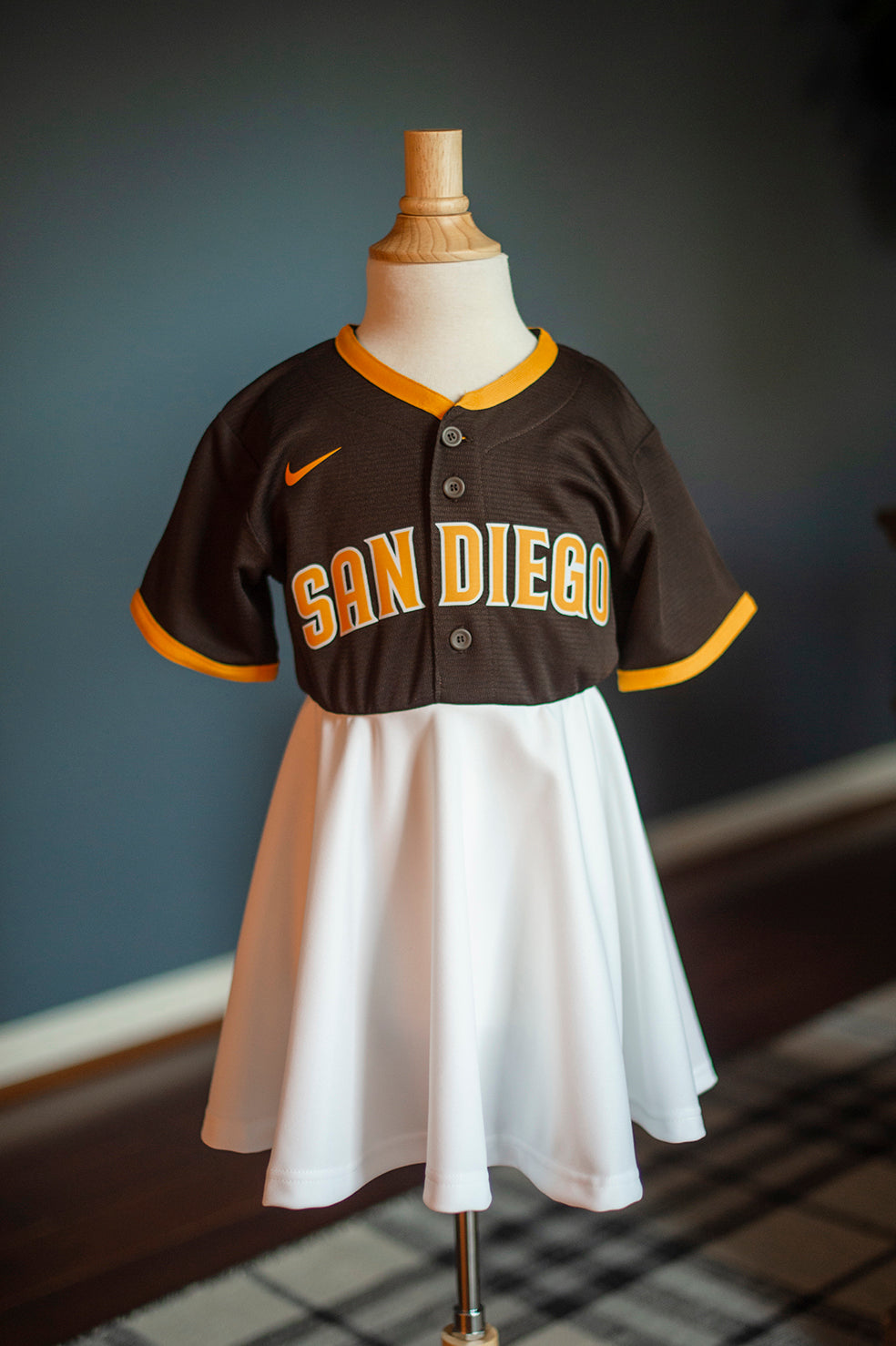Women's San Diego Padres Nike Gear, Womens Padres Apparel, Nike Ladies  Padres Outfits