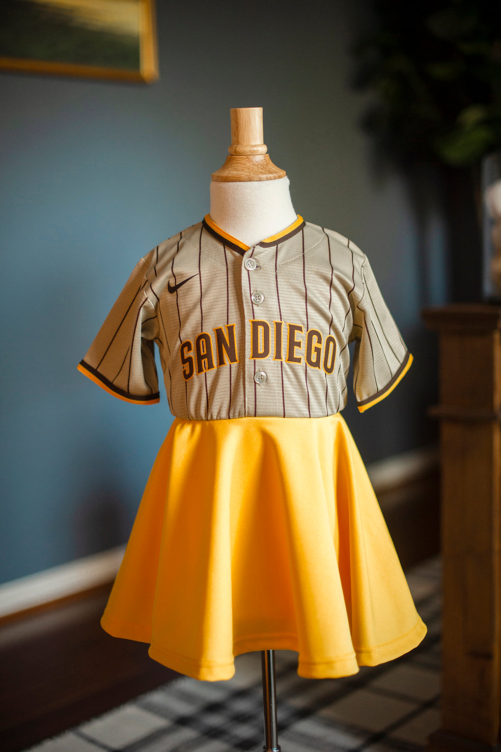 Women's San Diego Padres Apparel, Padres Ladies Jerseys, Clothing