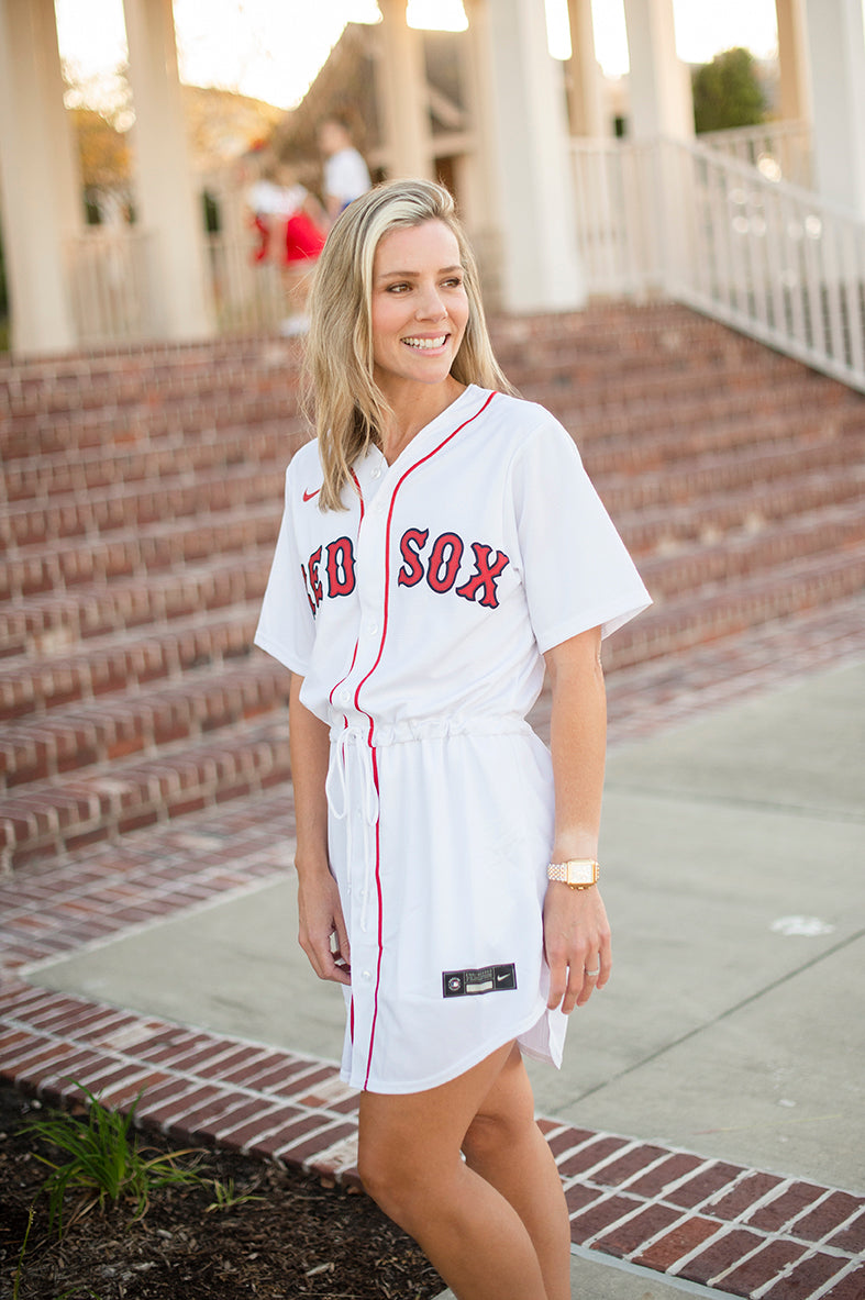 Cute Boston Red Sox Baseball Fan Outfit  Fan fashion, Boston red sox outfit,  Red sox outfit